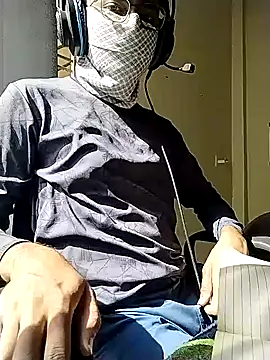 Snapshot of hotboy22 chatting on 11-17-25, 07:47 hotboy22 online show from 11-17-25, 07:47