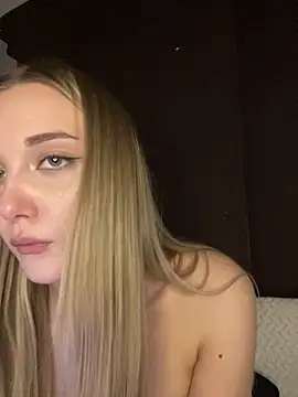 Snapshot of Alisa_Rise chatting on 02-16-25, 07:49 Alisa Rise online show from 02-16-25, 07:49