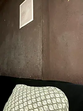 Snapshot of Alisa_Rise chatting on 11-08-25, 10:59 Alisa Rise online show from 11-08-25, 10:59