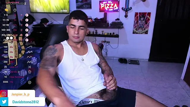 Snapshot of cJuan111 chatting on 12-07-24, 01:47 cJuan111 online show from 12-07-24, 01:47