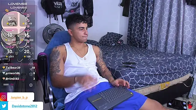 Snapshot of cJuan111 chatting on 02-25-25, 02:03 cJuan111 online show from 02-25-25, 02:03