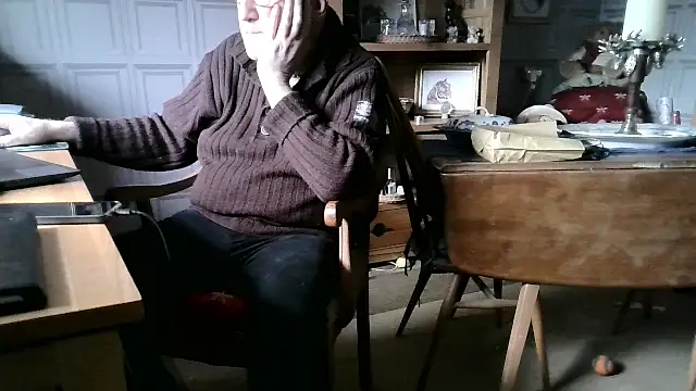 Adamdaddybear online show from 01-18-25, 01:08