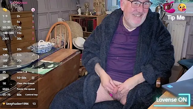 Adamdaddybear online show from 11-10-25, 07:29