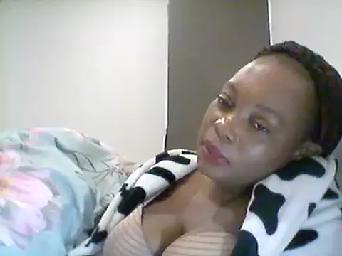 Snapshot of AfricanBeautyX chatting on 02-08-25, 05:08 AfricanBeautyX online show from 02-08-25, 05:08