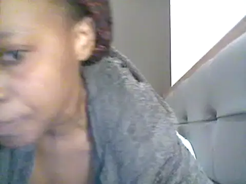 Snapshot of AfricanBeautyX chatting on 03-11-25, 08:30 AfricanBeautyX online show from 03-11-25, 08:30