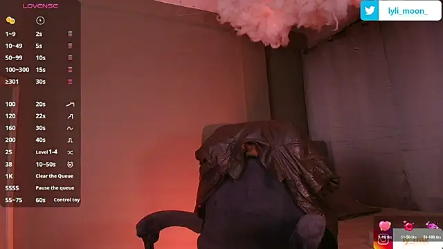 Snapshot of lylita2 chatting on 05-10-26, 04:17 lylita2 online show from 05-10-26, 04:17