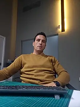 Lucas   81 online show from 12-02-25, 07:53