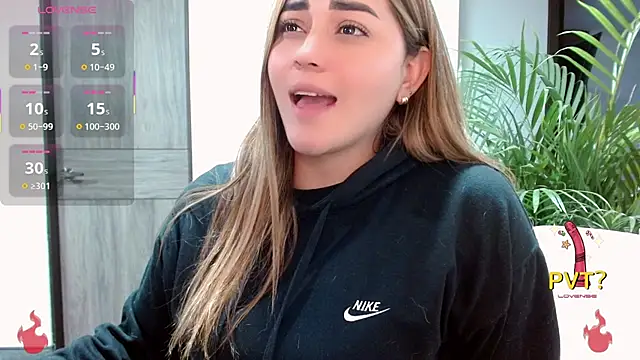 Lucia star   online show from 10-31-25, 02:34