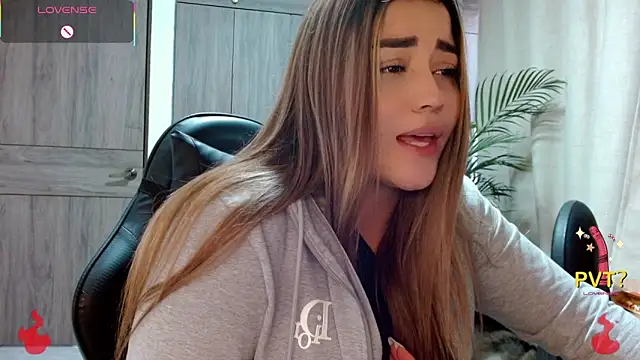 Lucia star   online show from 02-10-26, 12:31