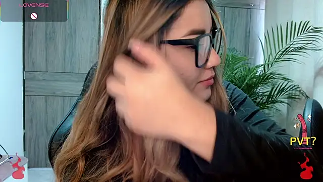 Lucia star   online show from 02-26-26, 01:43