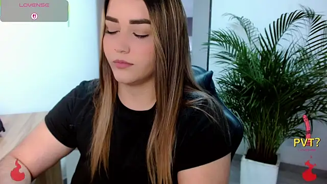 Lucia star   online show from 04-06-26, 02:29