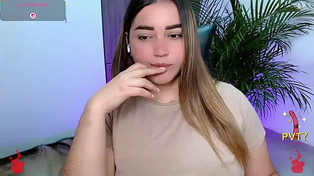 Snapshot of Lucia_star__ chatting on 06-28-26, 01:22 Lucia star online show from 06-28-26, 01:22