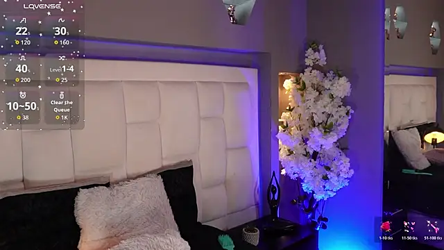 Snapshot of CuteAri chatting on 11-16-25, 08:36 CuteAri online show from 11-16-25, 08:36