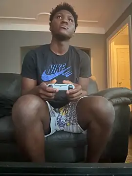 Snapshot of Festivitiesking1 chatting on 10-18-25, 12:28 Festivitiesking1 online show from 10-18-25, 12:28