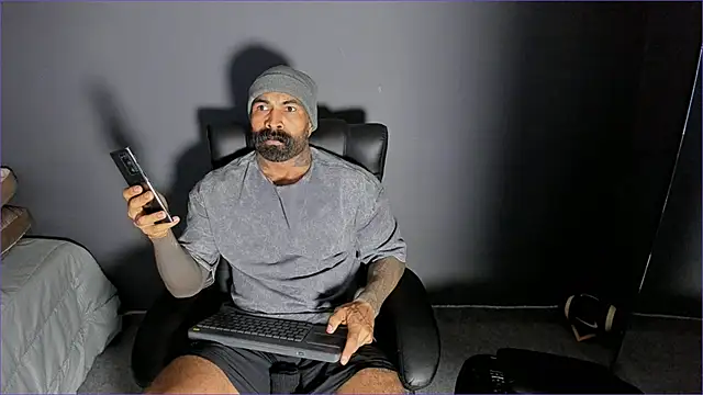 Snapshot of Brock_hurn1 chatting on 06-19-26, 01:10 Brock hurn1 online show from 06-19-26, 01:10