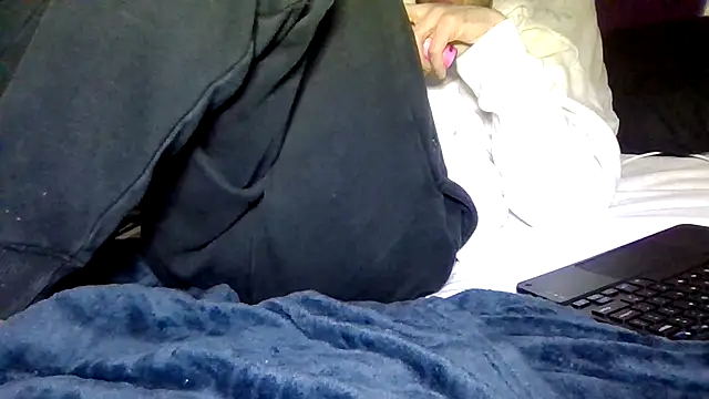 Snapshot of addicktedGT chatting on 02-19-25, 07:16 addicktedGT online show from 02-19-25, 07:16