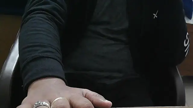 Snapshot of knigh_king chatting on 01-20-25, 07:15 knigh king online show from 01-20-25, 07:15