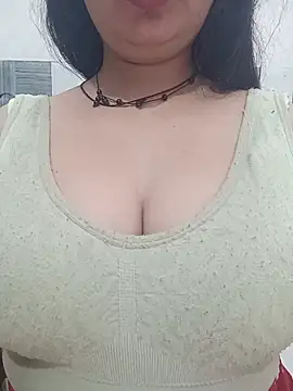 Snapshot of cute-mahek chatting on 06-12-26, 07:35 cute-mahek online show from 06-12-26, 07:35