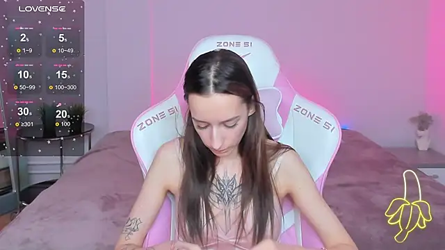 Snapshot of Doris_Scott chatting on 03-13-25, 02:23 Doris Scott online show from 03-13-25, 02:23