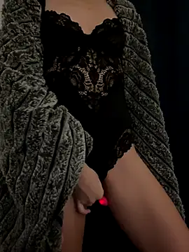 Snapshot of vilaineblonde chatting on 11-09-25, 04:22 vilaineblonde online show from 11-09-25, 04:22