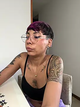 Snapshot of MiaMorgan_ chatting on 06-02-26, 01:13 MiaMorgan online show from 06-02-26, 01:13