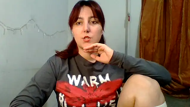 Snapshot of MiaStika chatting on 10-04-25, 04:49 MiaStika online show from 10-04-25, 04:49