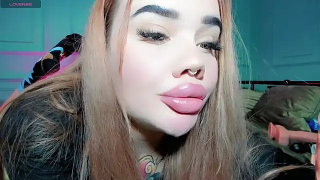 Snapshot of Aira_vi chatting on 12-27-24, 05:26 Aira vi online show from 12-27-24, 05:26