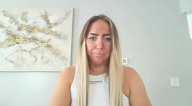 Snapshot of sunshinekisses chatting on 03-01-25, 04:54 sunshinekisses online show from 03-01-25, 04:54