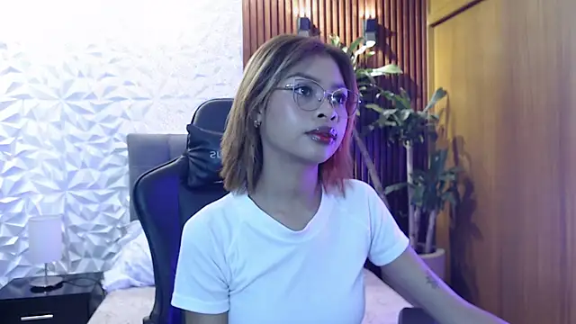 Perla prg online show from 02-25-25, 02:00