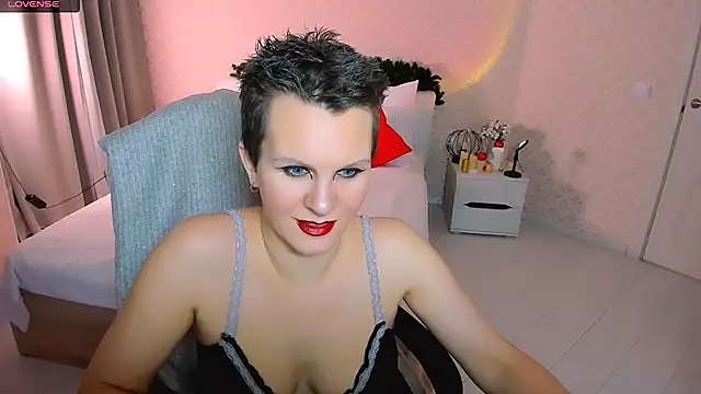 Louisa Bay online show from 01-09-26, 03:48