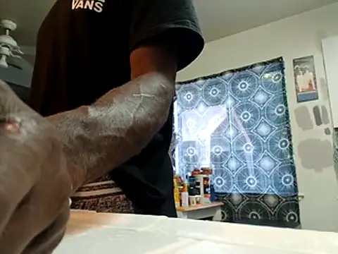 DevinToore online show from 10-27-25, 08:24