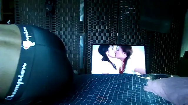 Snapshot of DevinToore chatting on 07-19-26, 01:31 DevinToore online show from 07-19-26, 01:31