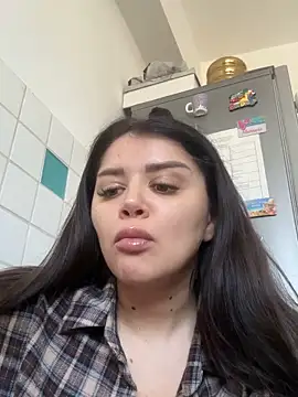 Amberseyes online show from 05-15-26, 12:12