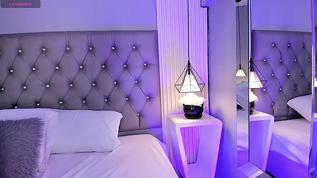 VioletthaRous online show from 05-07-26, 10:37