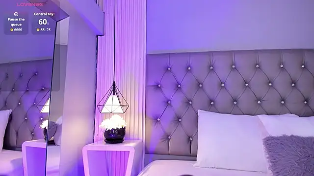 Snapshot of VioletthaRous chatting on 06-26-26, 11:09 VioletthaRous online show from 06-26-26, 11:09