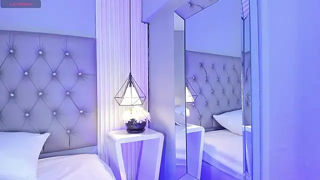Snapshot of VioletthaRous chatting on 07-16-26, 10:38 VioletthaRous online show from 07-16-26, 10:38