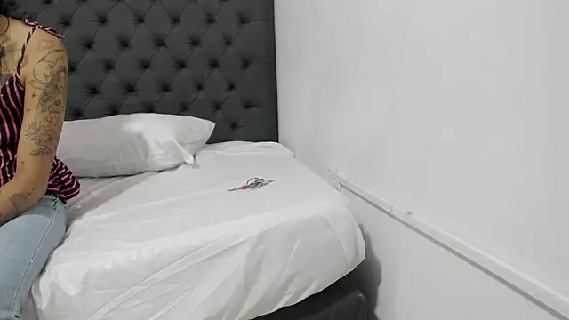  candy jade  online show from 02-25-26, 10:36