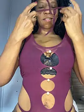 Snapshot of Luhma_hot chatting on 06-17-26, 12:13 Luhma hot online show from 06-17-26, 12:13