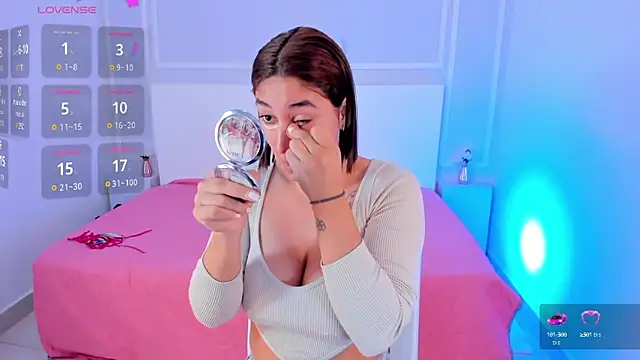 Snapshot of ScarlettWet9 chatting on 12-20-24, 03:47 ScarlettWet9 online show from 12-20-24, 03:47