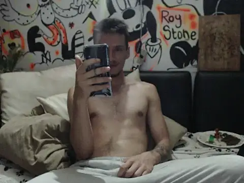 roystonee01 online show from 09-27-25, 02:27