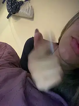 Carolinen online show from 04-14-26, 06:03