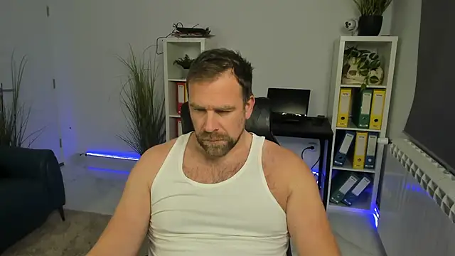 John-E-Dough online show from 11-27-25, 06:15