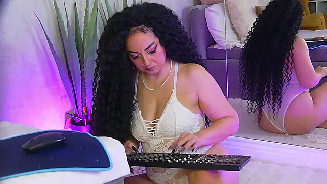 anissia teaser online show from 11-30-25, 06:39