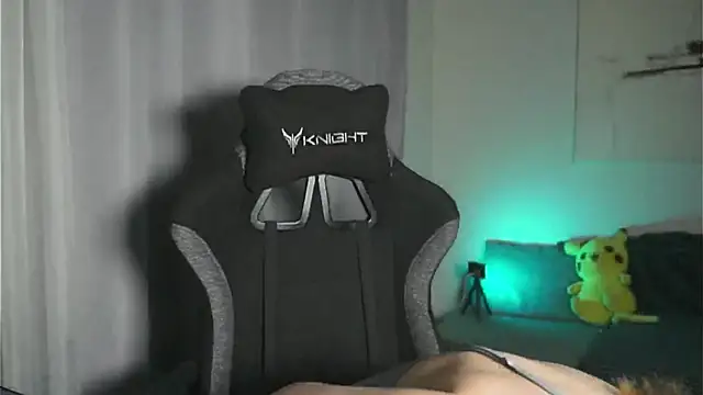 HarpyWitch online show from 10-31-25, 07:04