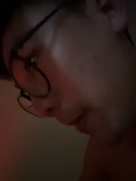 Snapshot of ex199212 chatting on 02-11-25, 02:35 ex199212 online show from 02-11-25, 02:35