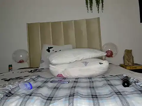 Pearl 00 online show from 02-26-25, 10:20