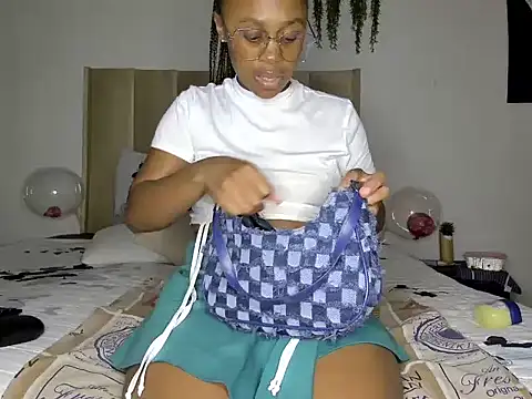 Pearl 00 online show from 03-20-25, 09:02