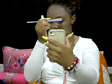 Snapshot of Pearl_00 chatting on 05-17-26, 04:14 Pearl 00 online show from 05-17-26, 04:14