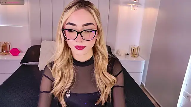 Sarajonnes online show from 04-17-26, 02:53