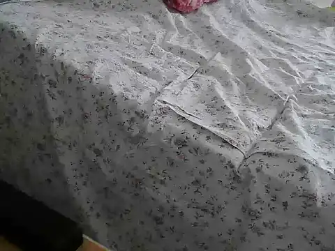 Snapshot of VeneRed chatting on 06-19-26, 12:31 VeneRed online show from 06-19-26, 12:31